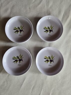 Olive Detail Coasters - Set of 4 Plastic Or Melamine